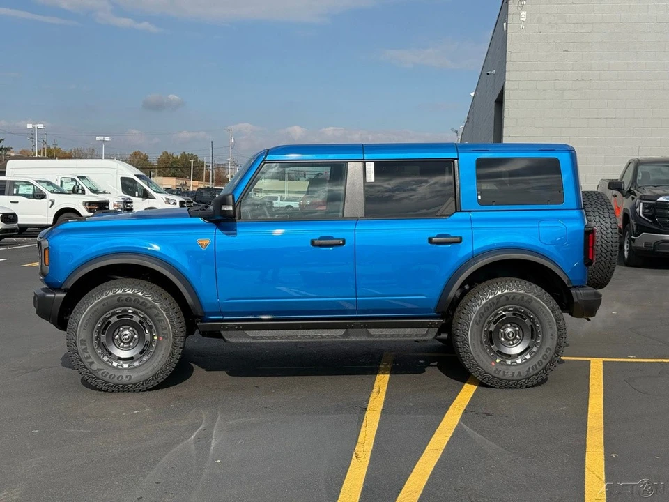 2025 Ford Bronco 6th Gen - Image 2 of 12