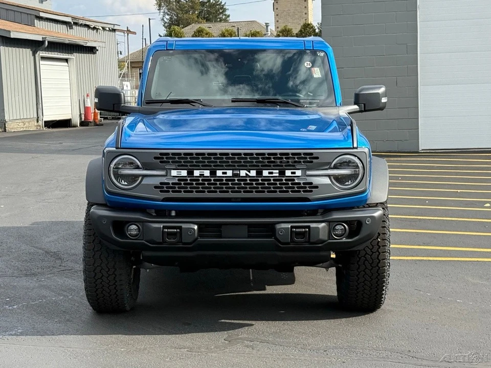 2025 Ford Bronco 6th Gen - Image 10 of 21