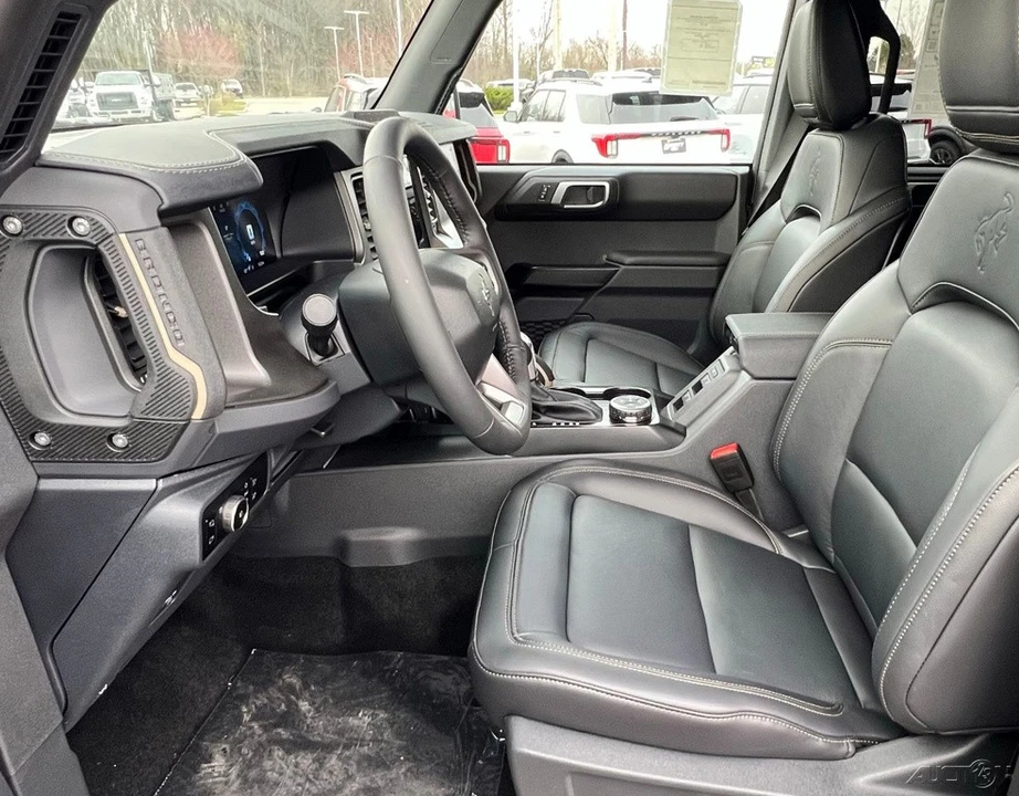 2025 Ford Bronco 6th Gen - Image 15 of 21