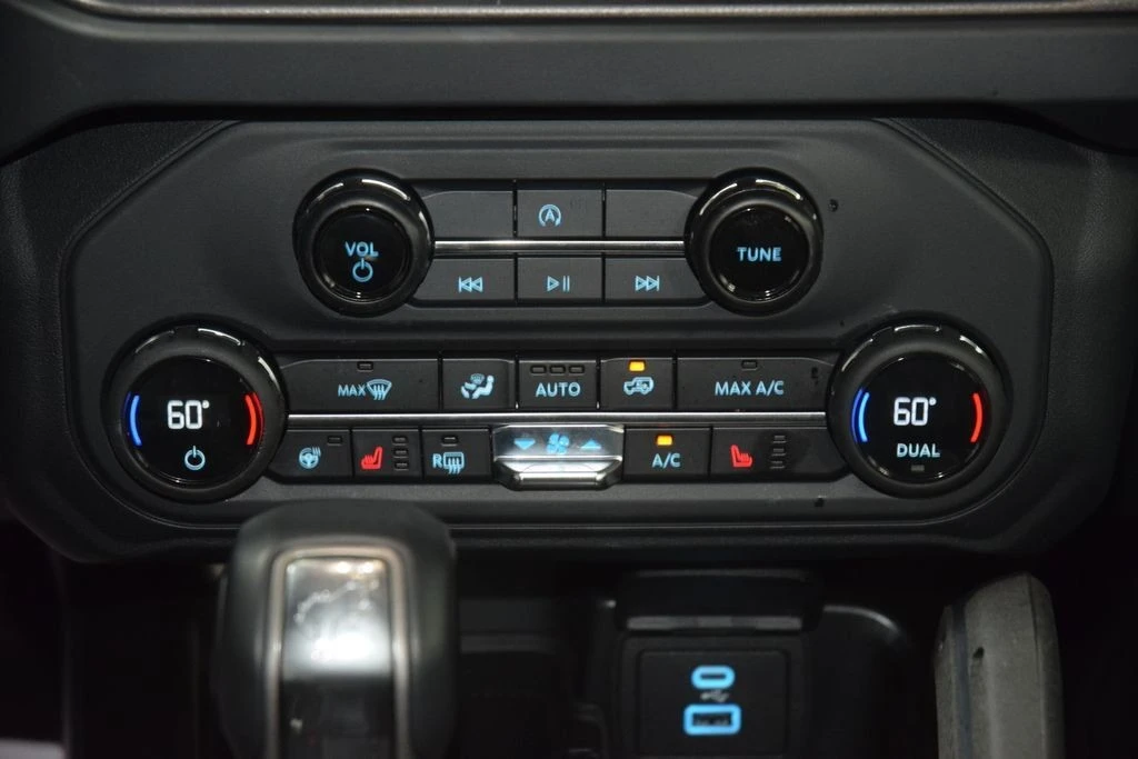 2025 Ford Bronco 6th Gen - Image 28 of 31