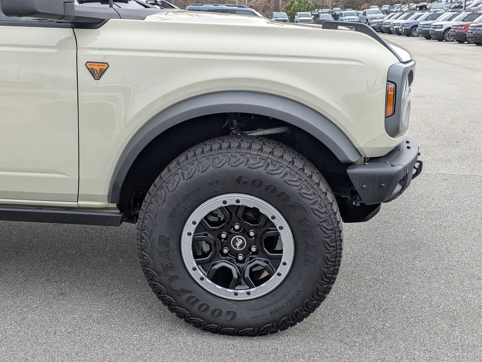 2025 Ford Bronco 6th Gen - Image 11 of 12