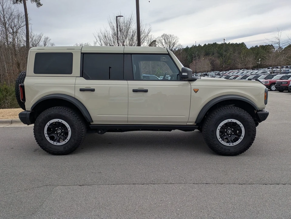 2025 Ford Bronco 6th Gen - Image 3 of 12