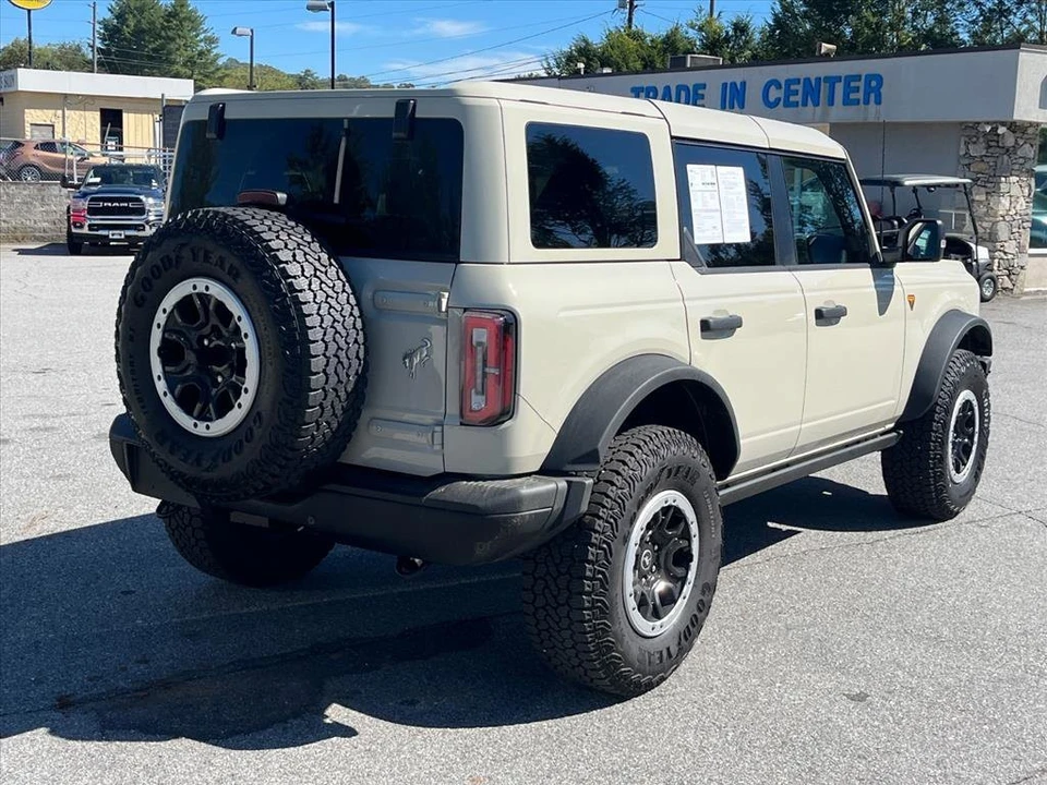 2025 Ford Bronco 6th Gen - Image 3 of 21