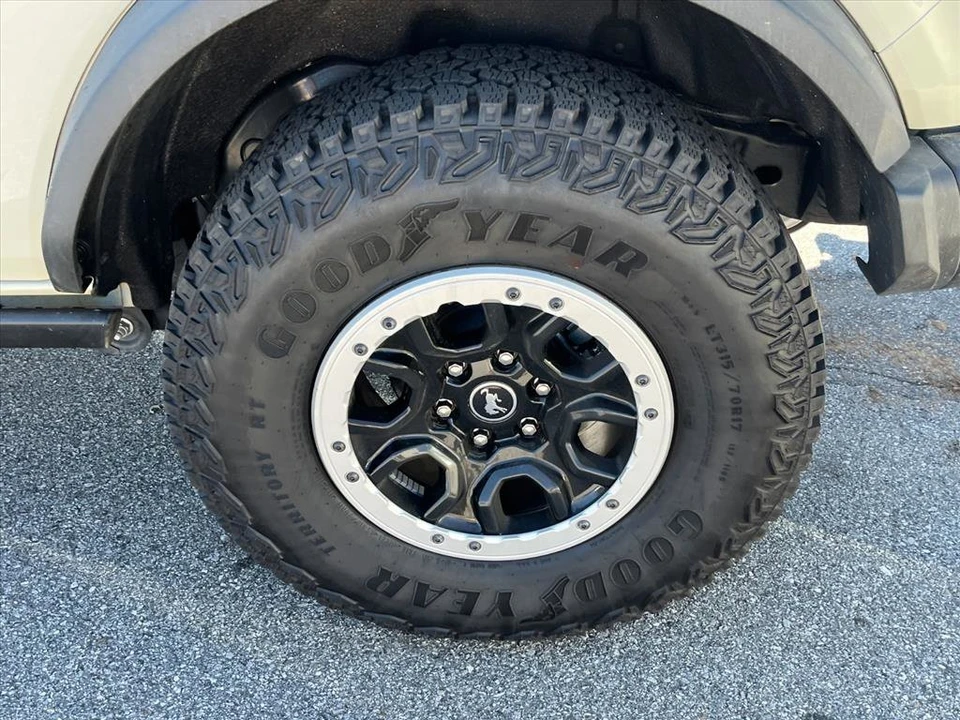 2025 Ford Bronco 6th Gen - Image 5 of 21