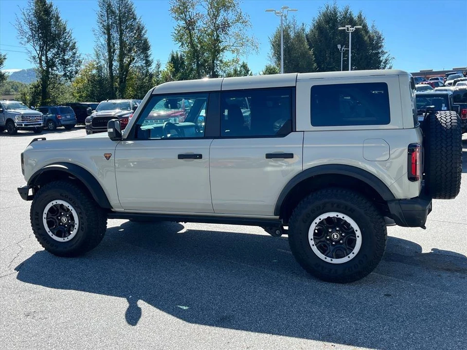 2025 Ford Bronco 6th Gen - Image 4 of 21