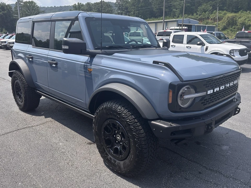 2025 Ford Bronco 6th Gen - Image 4 of 31