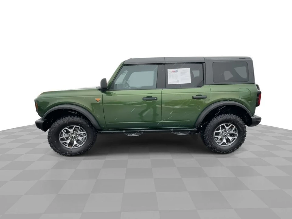 2025 Ford Bronco 6th Gen - Image 4 of 31