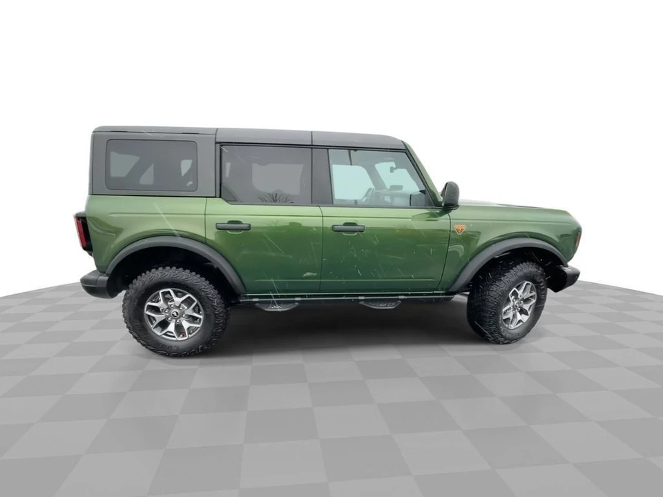 2025 Ford Bronco 6th Gen - Image 8 of 31