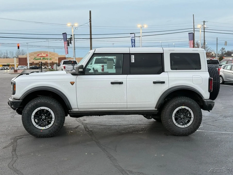 2025 Ford Bronco 6th Gen - Image 2 of 12