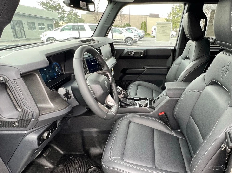2025 Ford Bronco 6th Gen - Image 15 of 21