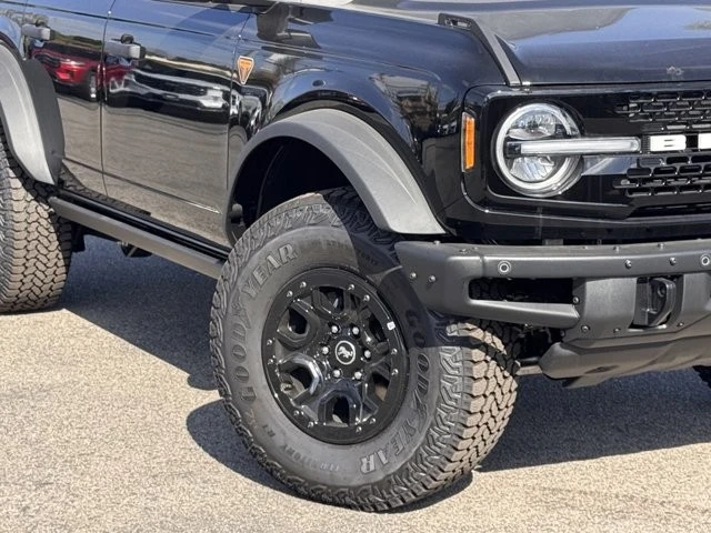 2025 Ford Bronco 6th Gen - Image 4 of 12