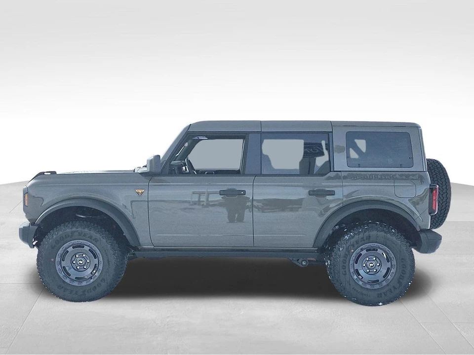 2025 Ford Bronco 6th Gen - Image 16 of 21