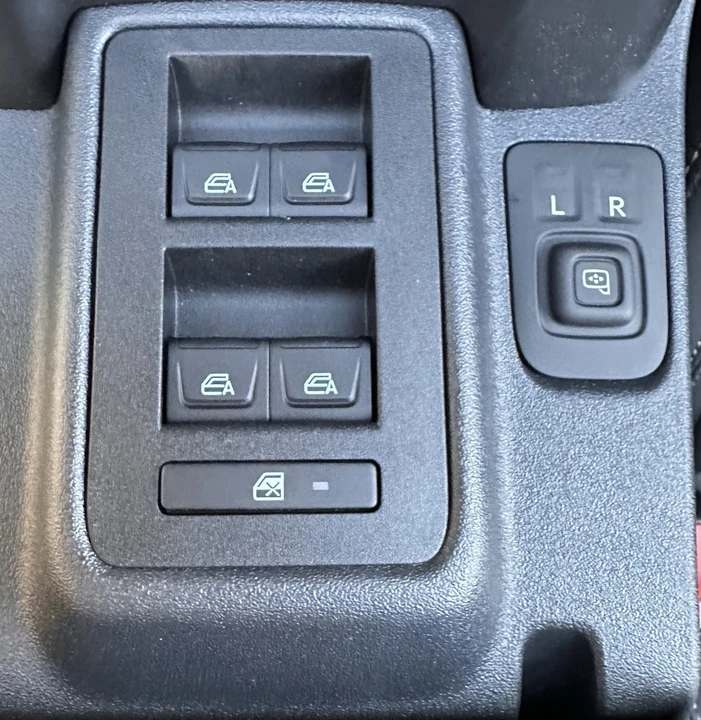 2025 Ford Bronco 6th Gen - Image 19 of 21