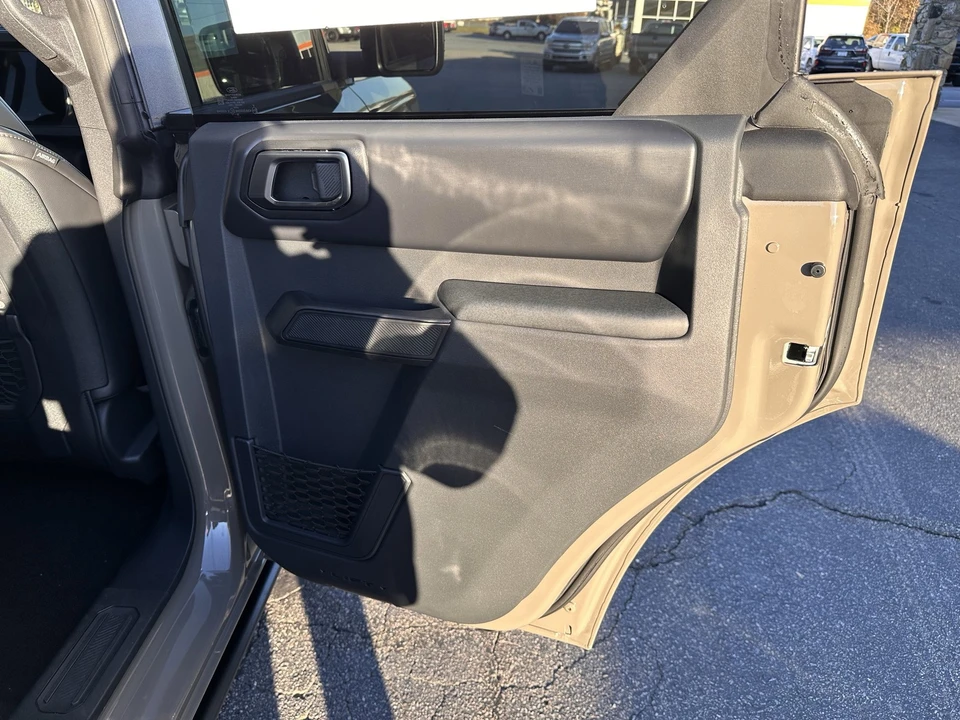 2025 Ford Bronco 6th Gen - Image 15 of 21