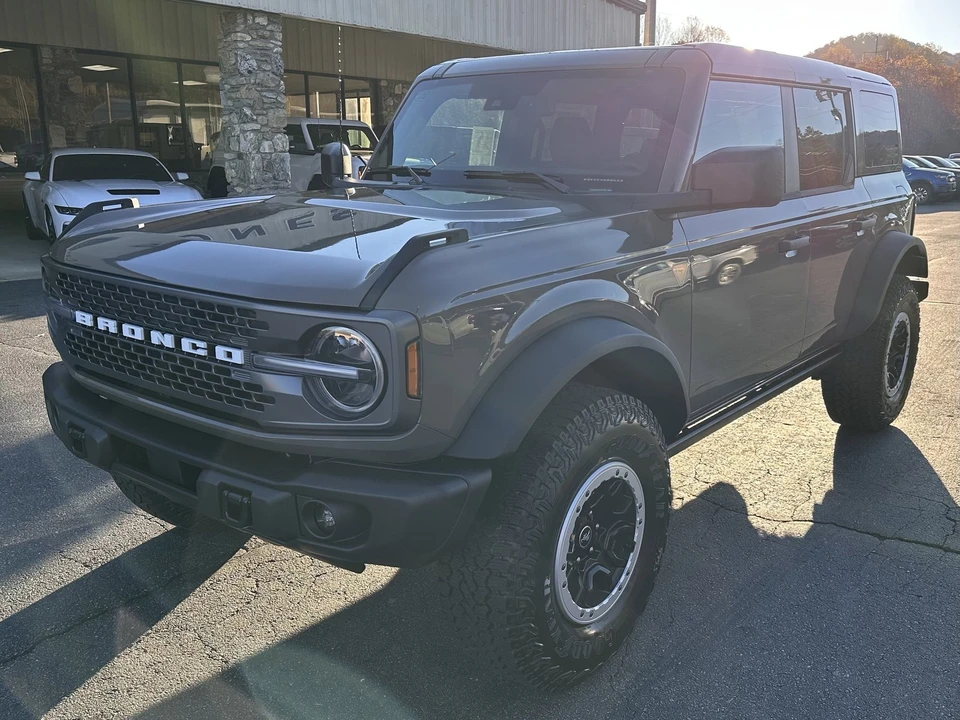 2025 Ford Bronco 6th Gen - Image 2 of 21