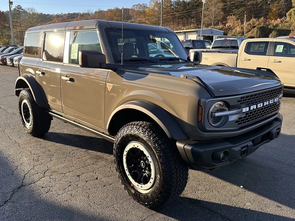 2025 Ford Bronco 6th Gen - Image 4 of 21