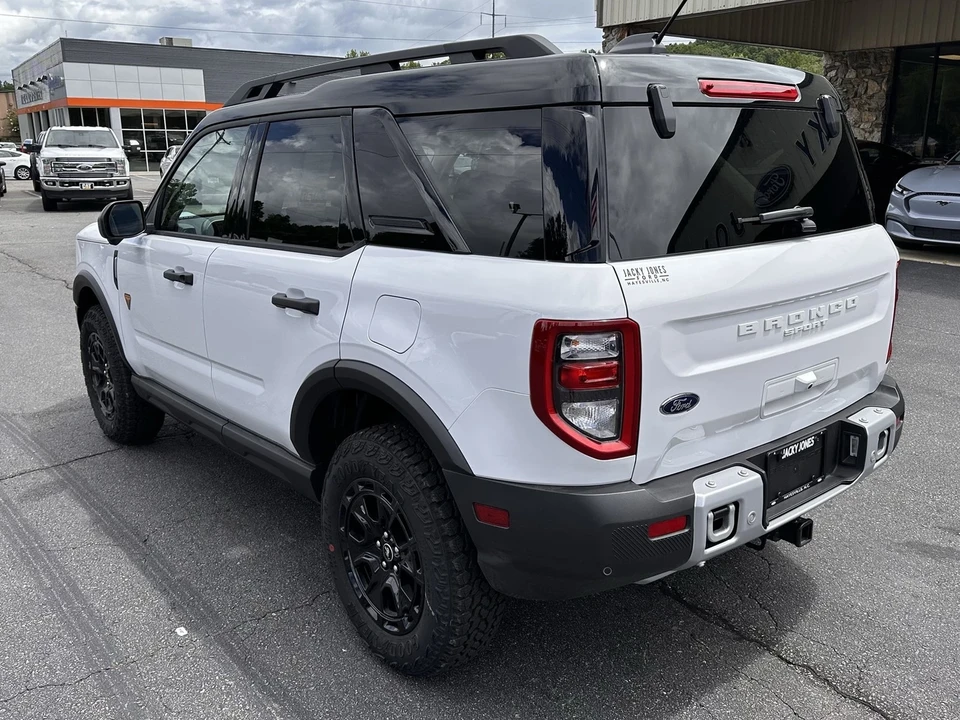 2025 Ford Bronco 6th Gen - Image 8 of 21