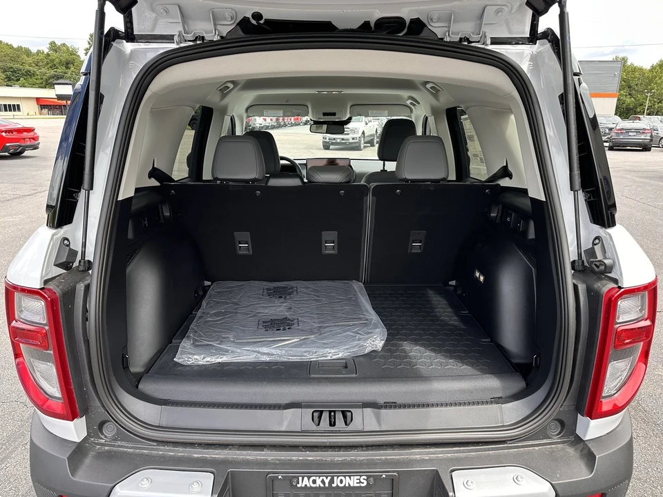 2025 Ford Bronco 6th Gen - Image 17 of 21