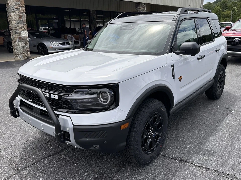 2025 Ford Bronco 6th Gen - Image 2 of 21