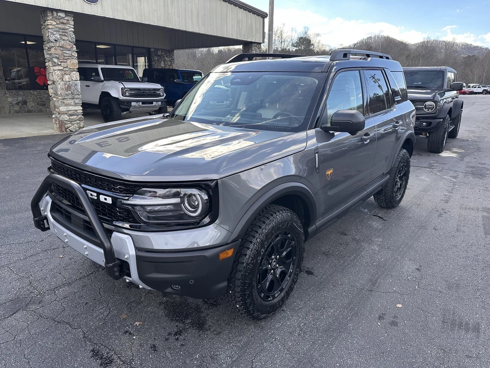 2025 Ford Bronco 6th Gen - Image 2 of 21
