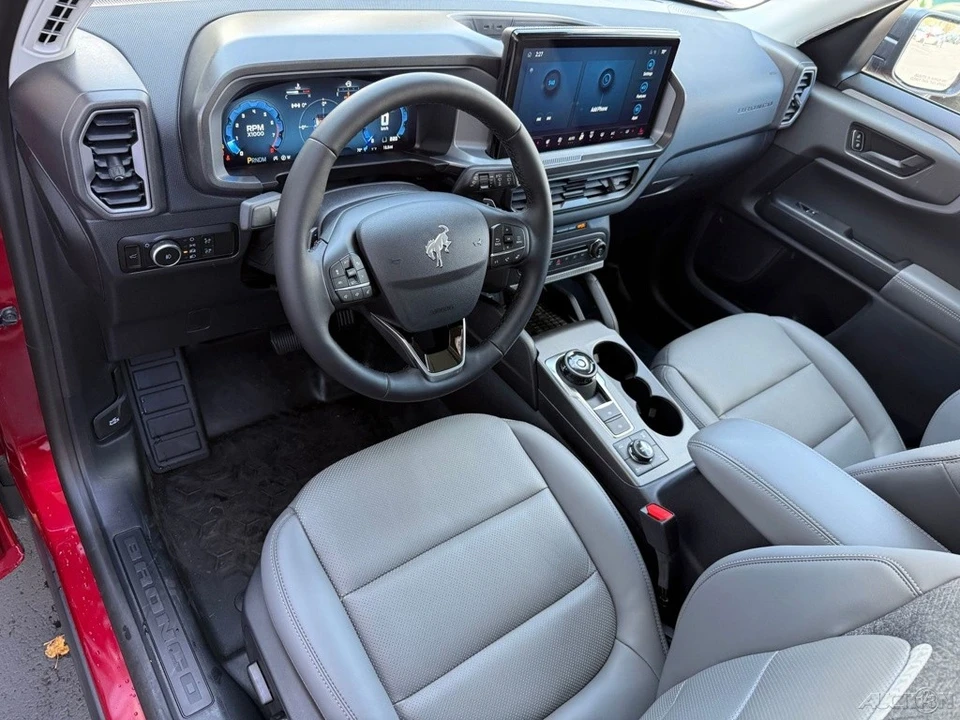 2025 Ford Bronco 6th Gen - Image 11 of 12