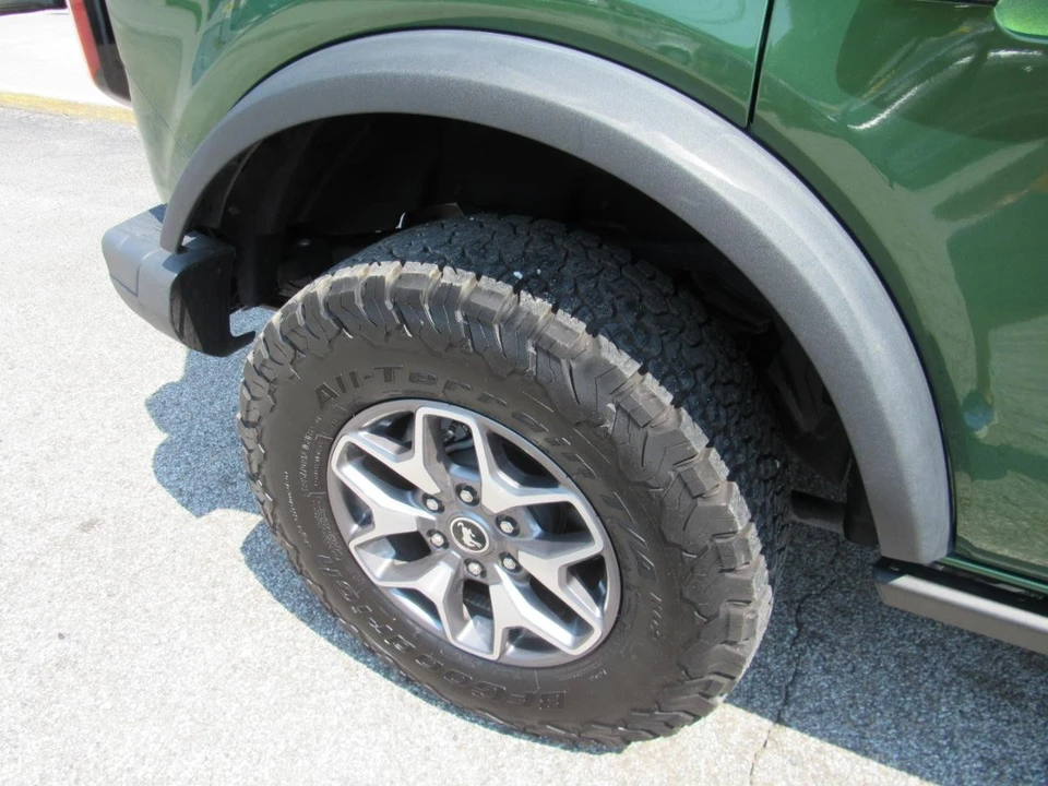 2025 Ford Bronco 6th Gen - Image 4 of 31