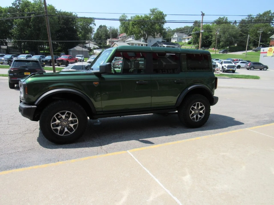 2025 Ford Bronco 6th Gen - Image 10 of 31