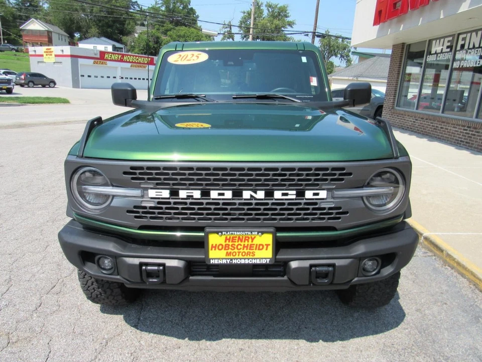 2025 Ford Bronco 6th Gen - Image 2 of 31