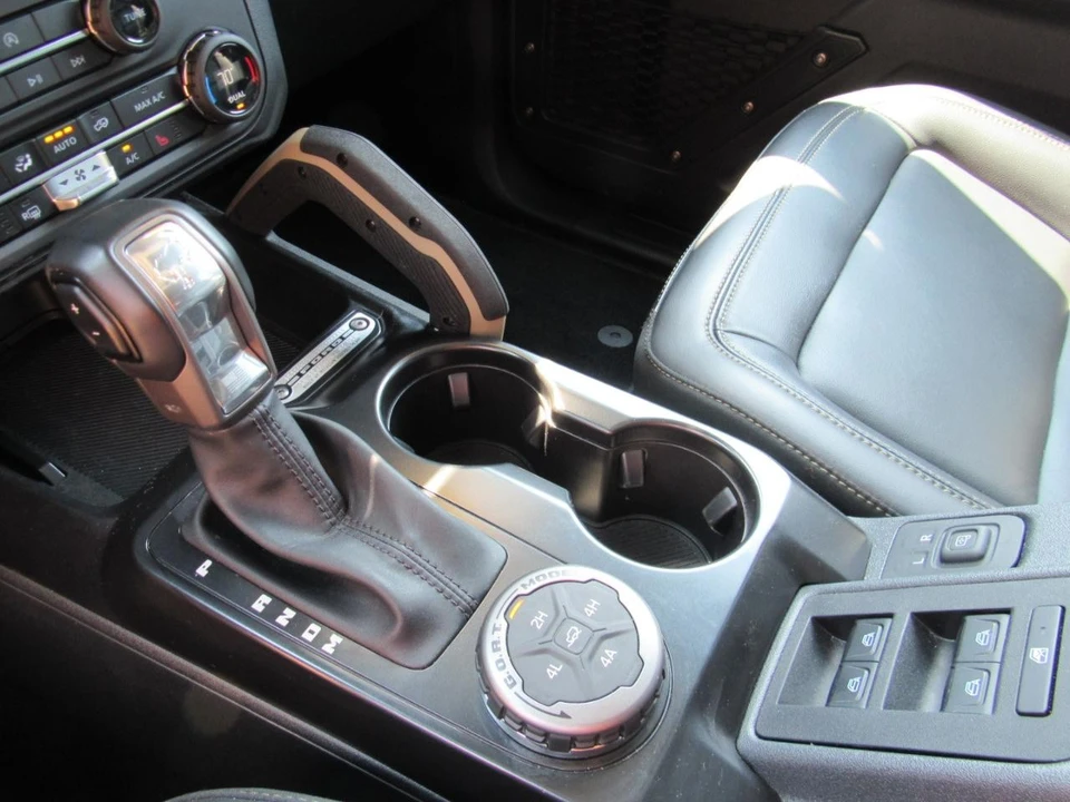2025 Ford Bronco 6th Gen - Image 7 of 31