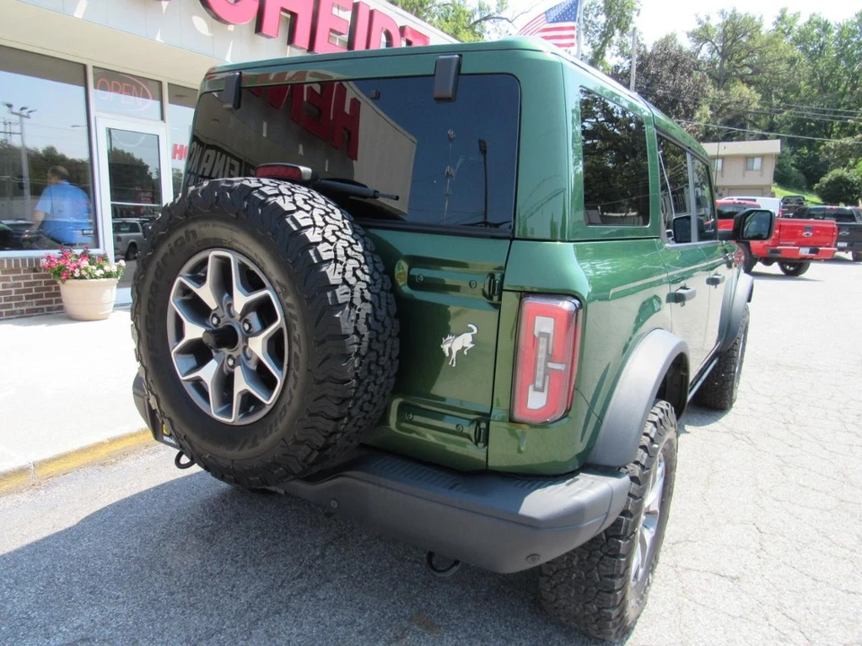 2025 Ford Bronco 6th Gen - Image 12 of 31