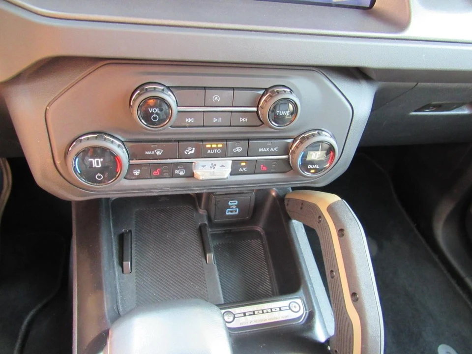 2025 Ford Bronco 6th Gen - Image 26 of 31