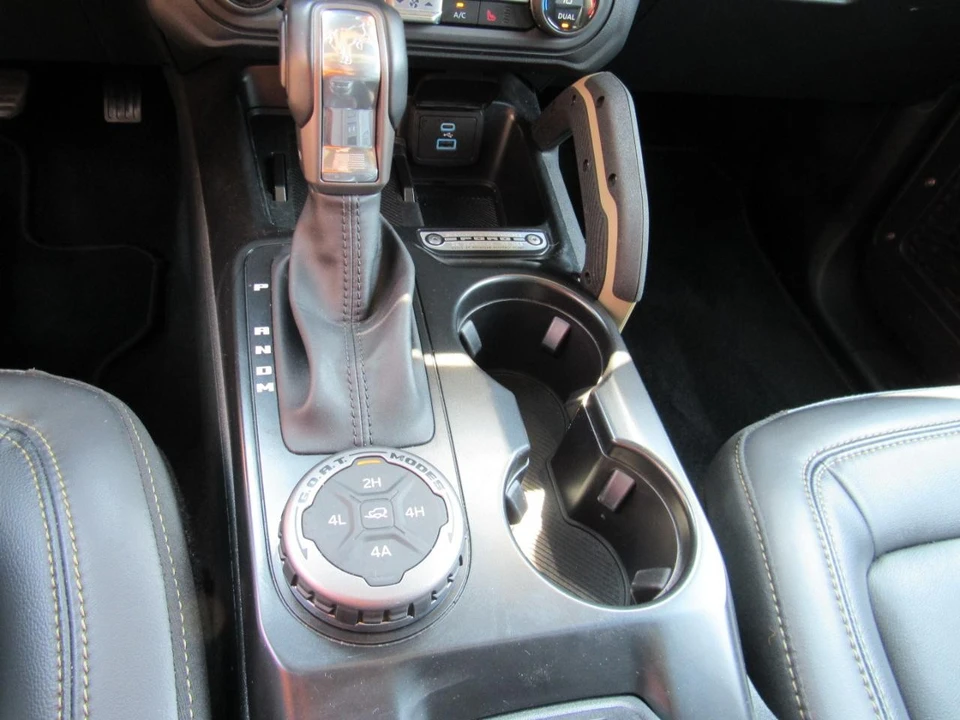 2025 Ford Bronco 6th Gen - Image 28 of 31