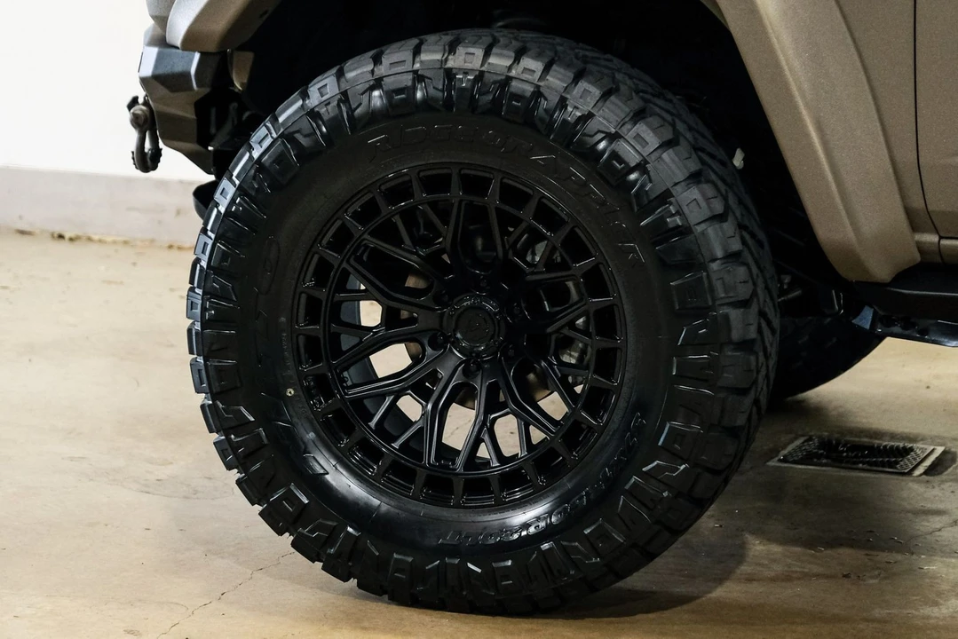 2025 Ford Bronco 6th Gen - Image 9 of 12