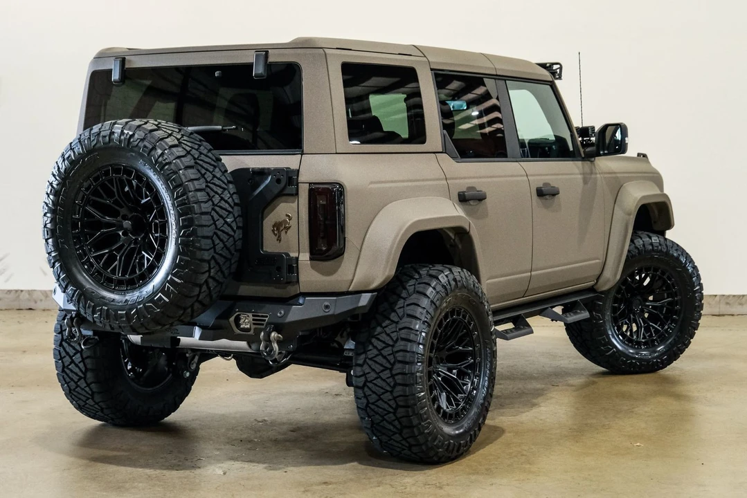 2025 Ford Bronco 6th Gen - Image 8 of 12