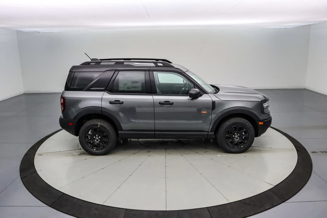 2025 Ford Bronco 6th Gen - Image 4 of 21