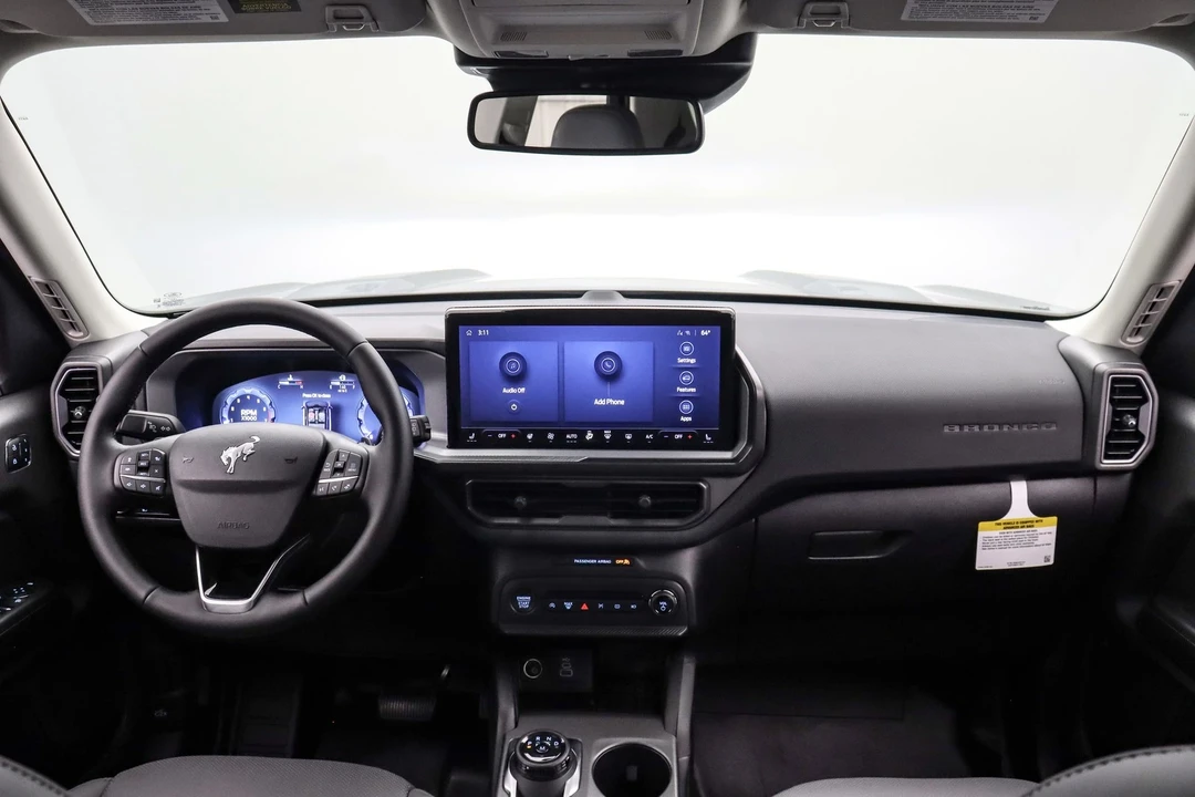 2025 Ford Bronco 6th Gen - Image 15 of 21