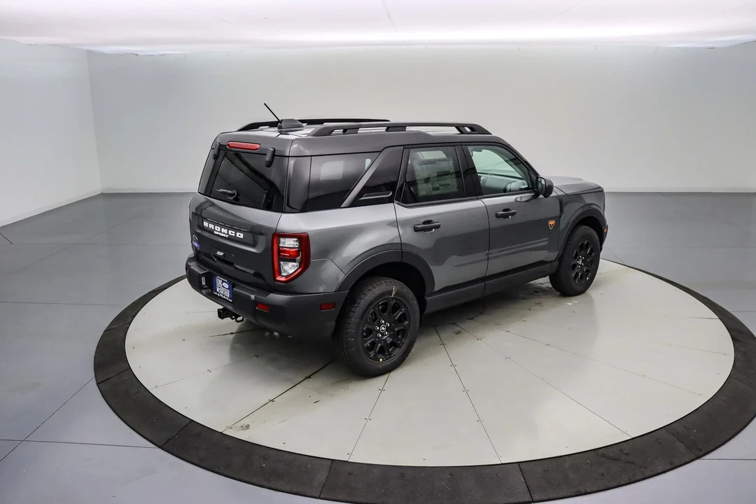 2025 Ford Bronco 6th Gen - Image 5 of 21