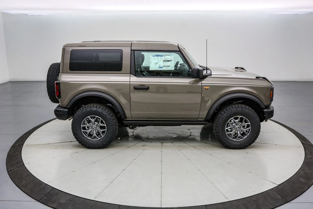 2025 Ford Bronco 6th Gen - Image 5 of 21