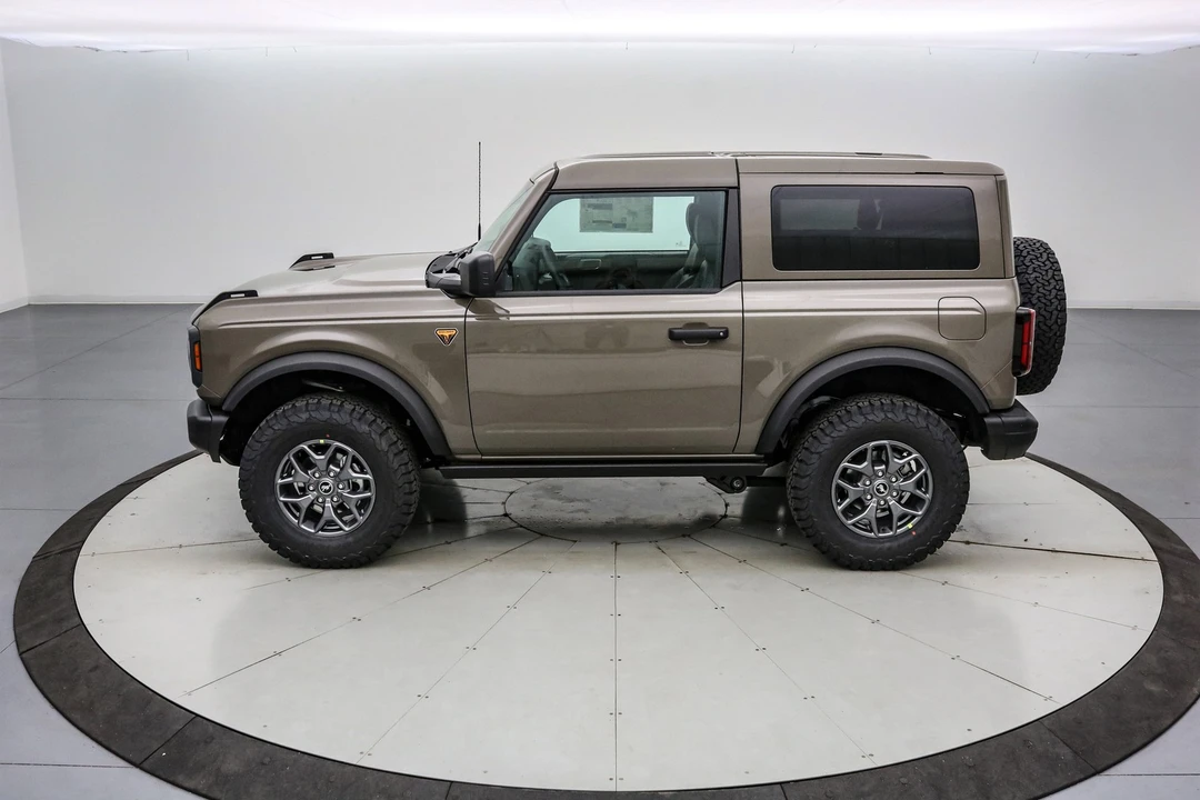 2025 Ford Bronco 6th Gen - Image 9 of 21
