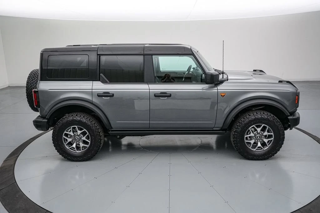 2025 Ford Bronco 6th Gen - Image 5 of 31