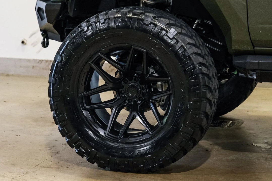 2025 Ford Bronco 6th Gen - Image 8 of 12