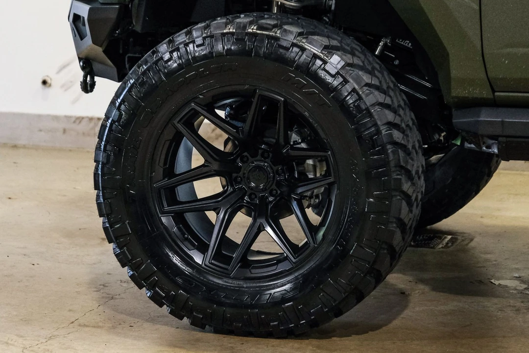 2025 Ford Bronco 6th Gen - Image 8 of 12
