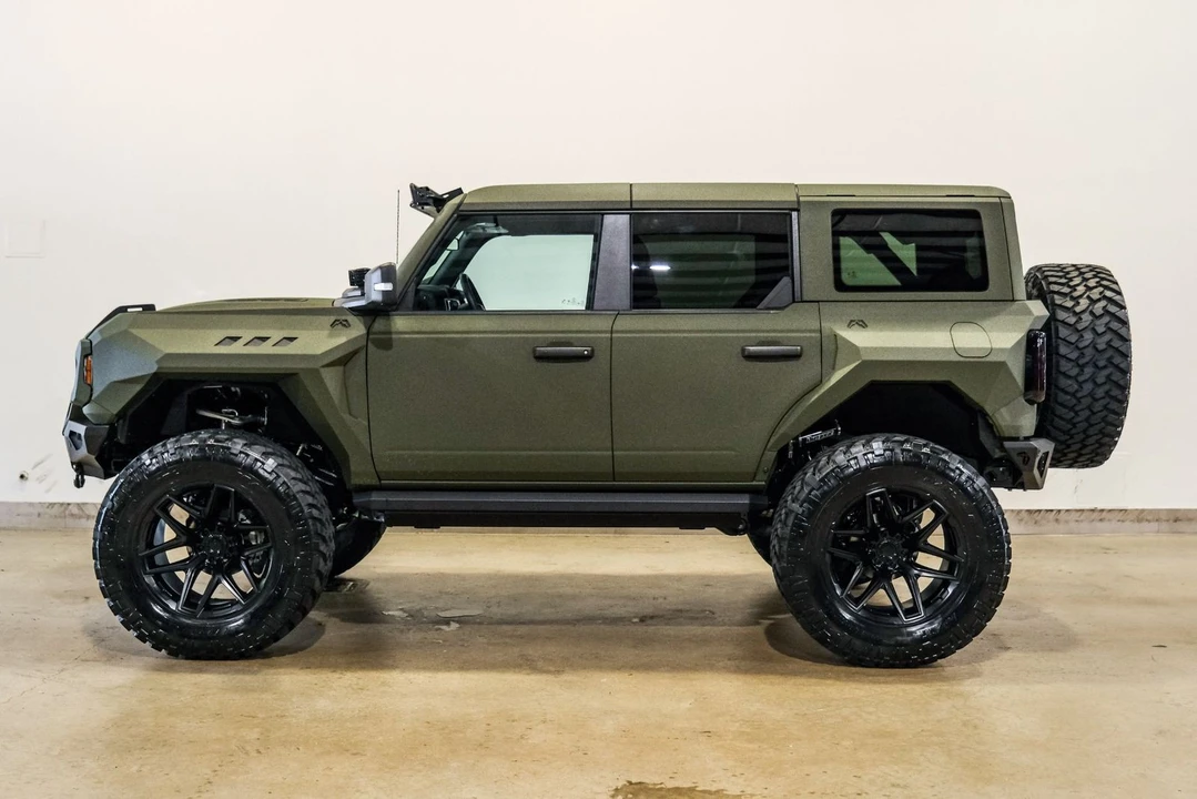 2025 Ford Bronco 6th Gen - Image 4 of 12