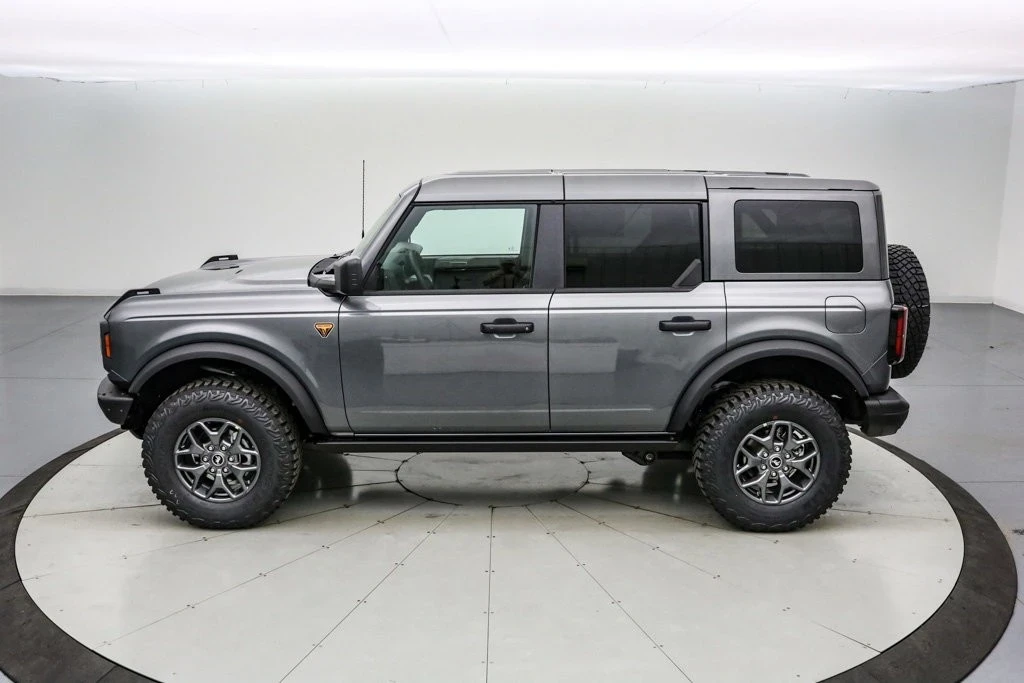 2025 Ford Bronco 6th Gen - Image 8 of 21