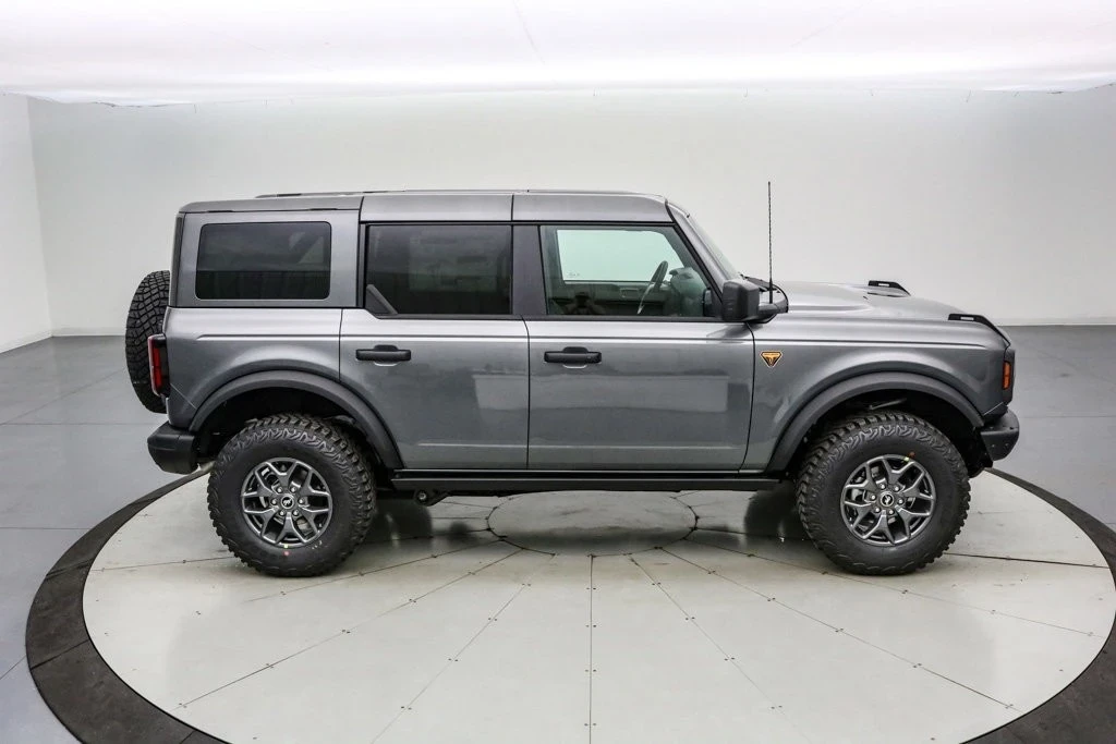 2025 Ford Bronco 6th Gen - Image 4 of 21