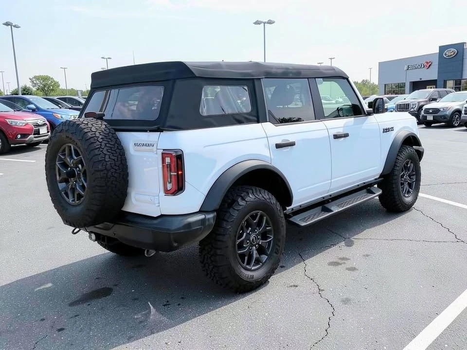 2025 Ford Bronco 6th Gen - Image 4 of 15