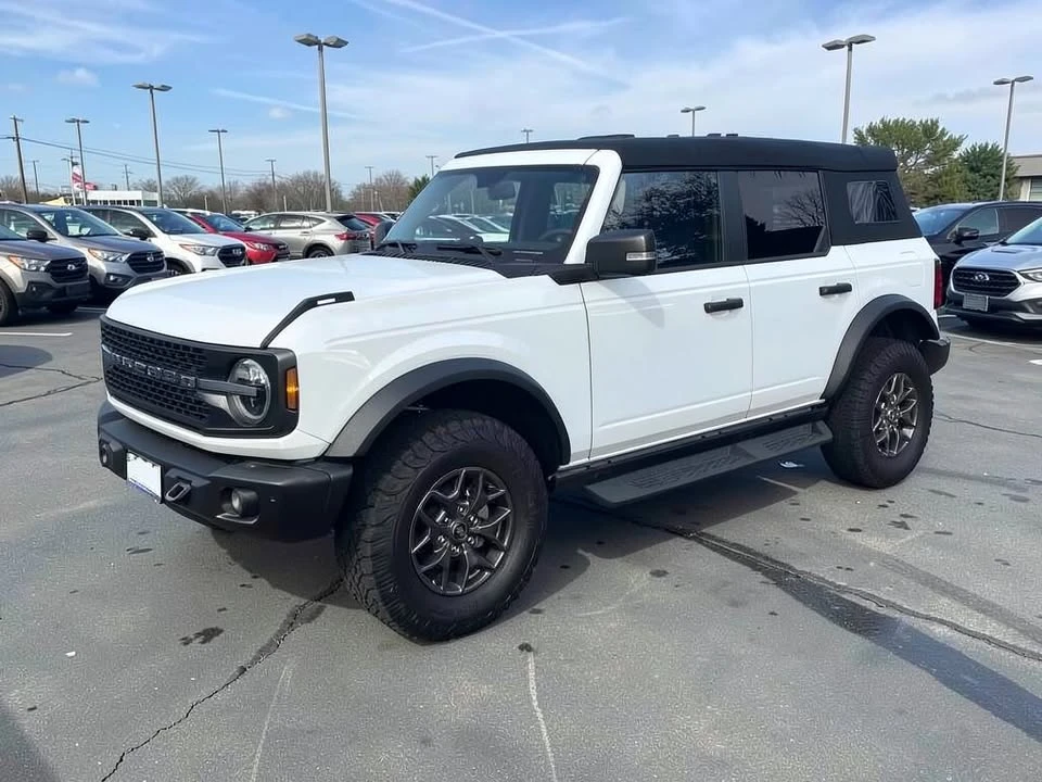 2025 Ford Bronco 6th Gen - Image 2 of 15