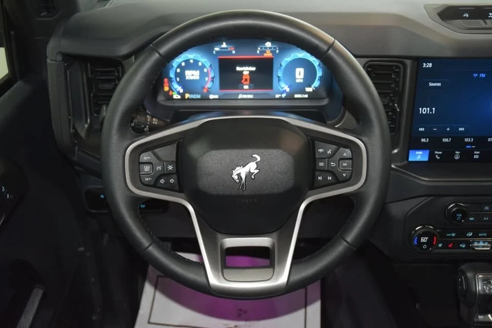 2025 Ford Bronco 6th Gen - Image 15 of 19