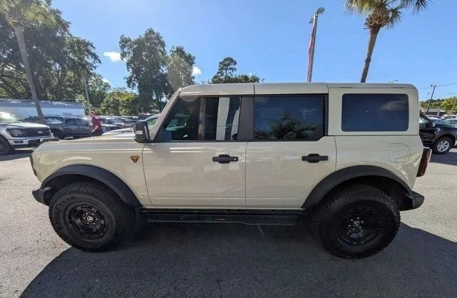 2025 Ford Bronco 6th Gen - Image 2 of 12