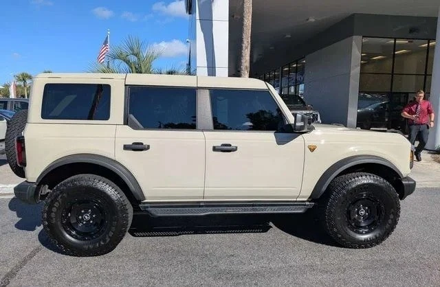 2025 Ford Bronco 6th Gen - Image 5 of 12